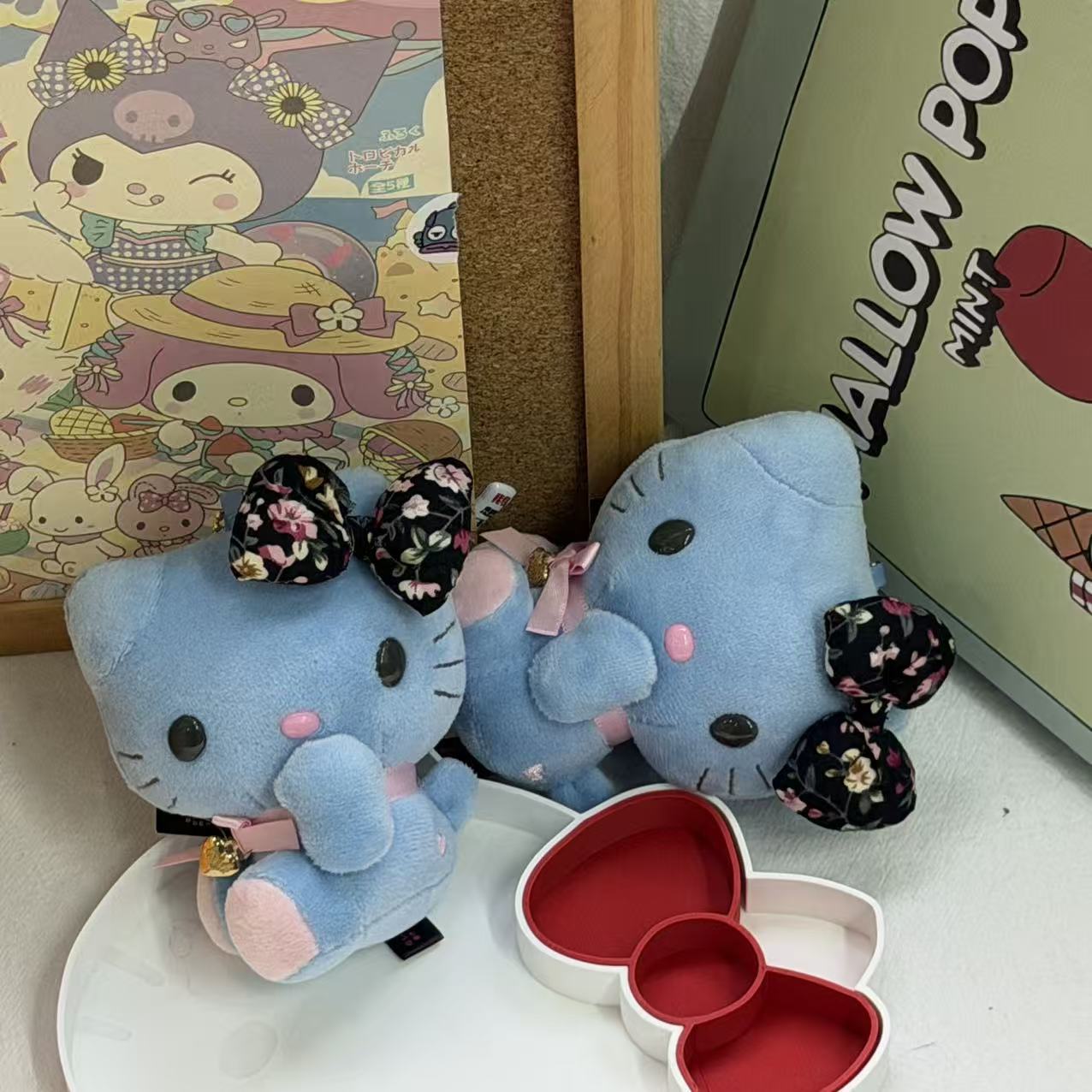 Blue Hello Kitty Floral Print  - Good Floral & Wedding Decor Supply Photos 评论和价格